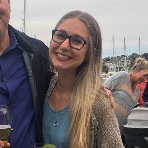 Meet your Posher, Marisa